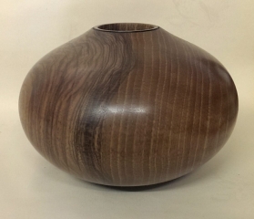 Walnut pot